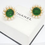 Chanel green Gripoix earrings 4