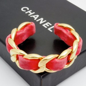 Chanel bangle chain red pink velvet 1