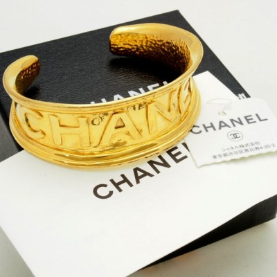Chanel Bangle Bracelet Gold 1