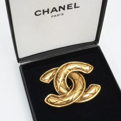Chanel brooch large logo 1