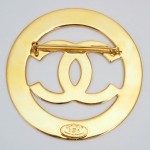 Chanel brooch large logo round 2