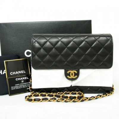 Chanel Chain Bag 1