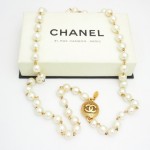 Vintage Chanel pearl necklace