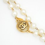 Vintage Chanel pearl necklace 2