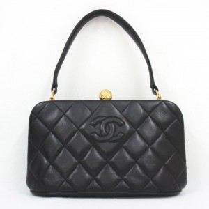 Vintage Chanel Quilted Purse 1