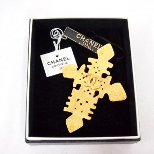 Chanel brooch large size 1