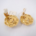 Chanel pearl earrings 3